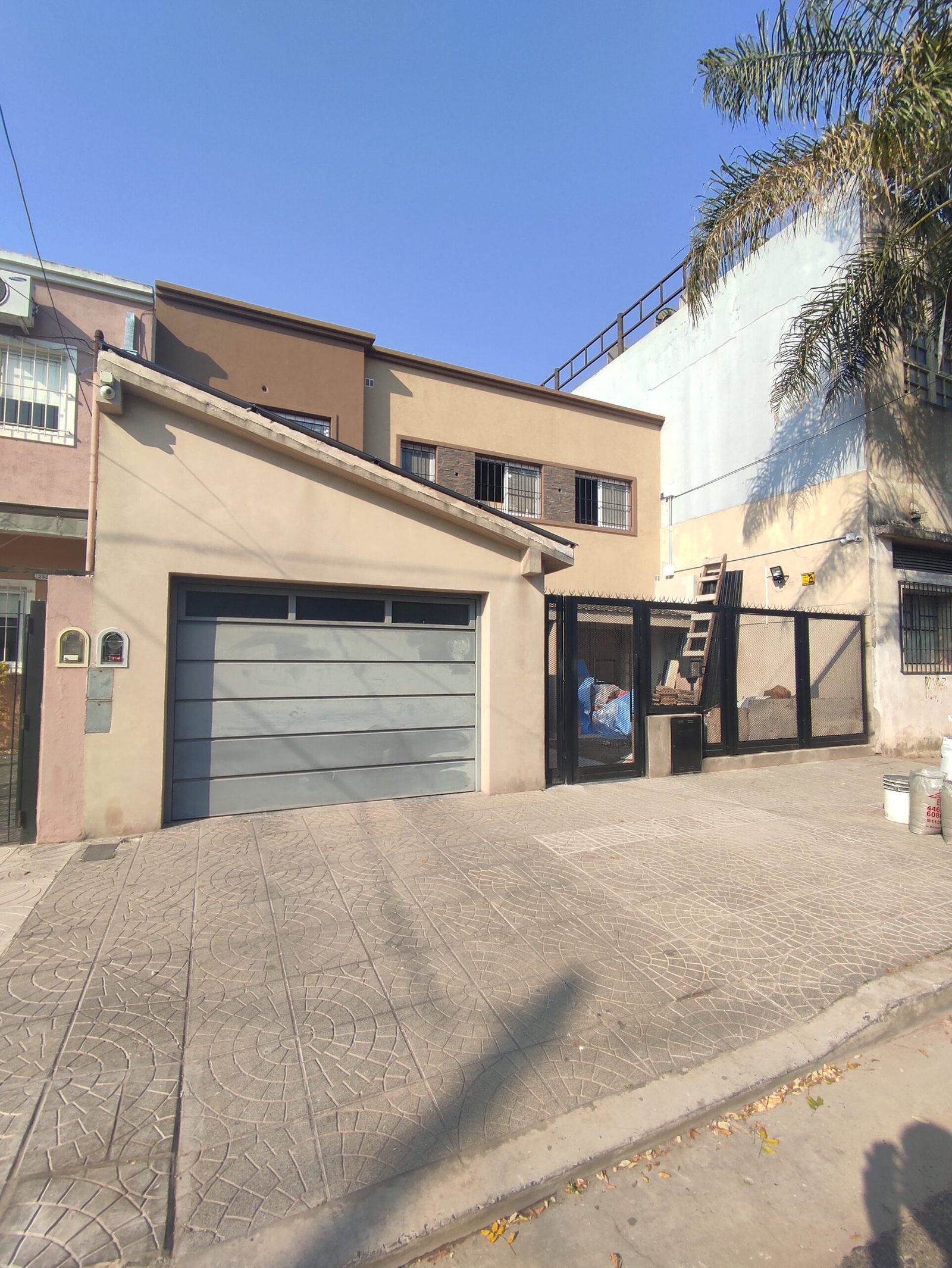 Casa Pirovano, detalle de terminaciones