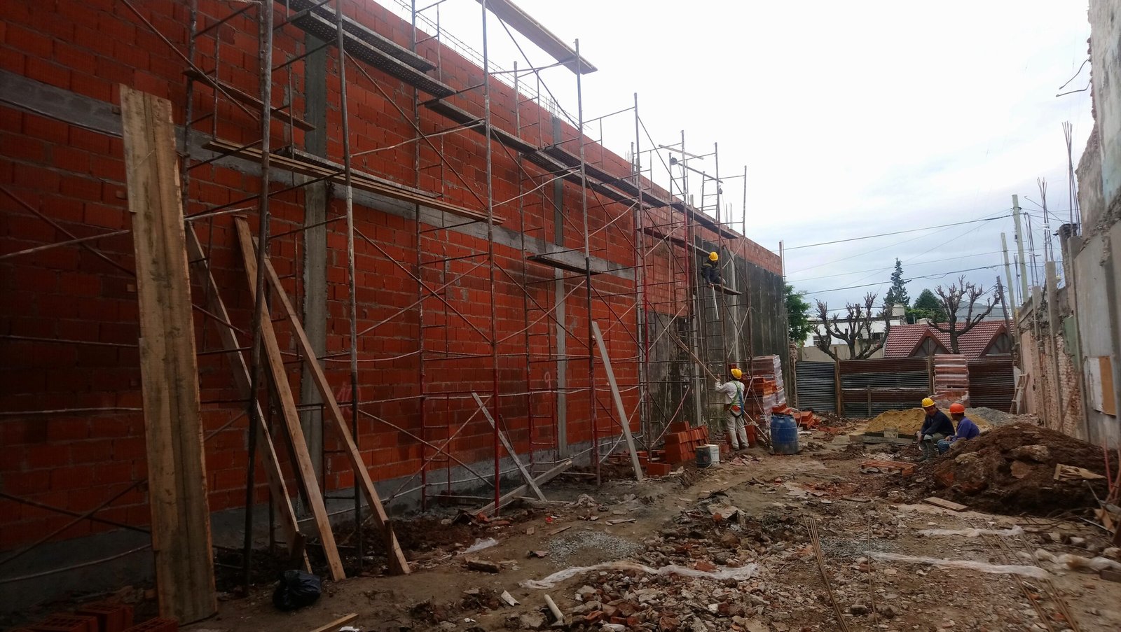 Galpón San Martín, depósito con cubierta parabólica