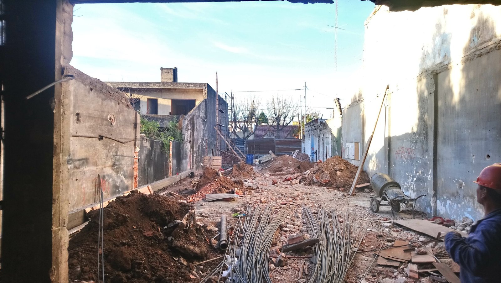 Galpón San Martín, depósito con cubierta parabólica