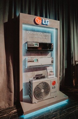 LG, mobiliario de exhibición en punto de venta
