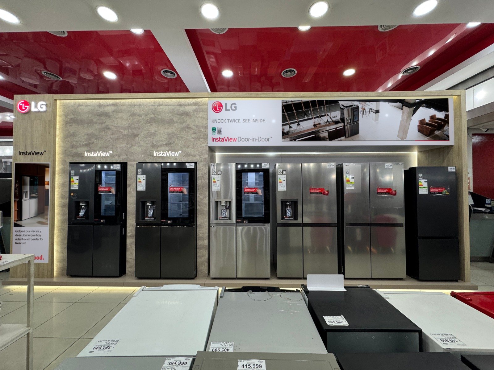 LG, mobiliario de exhibición en punto de venta