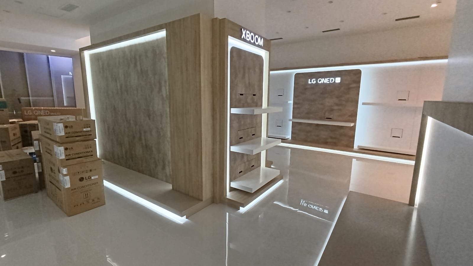 Muebles Local Abasto, mobiliario a medida terminado