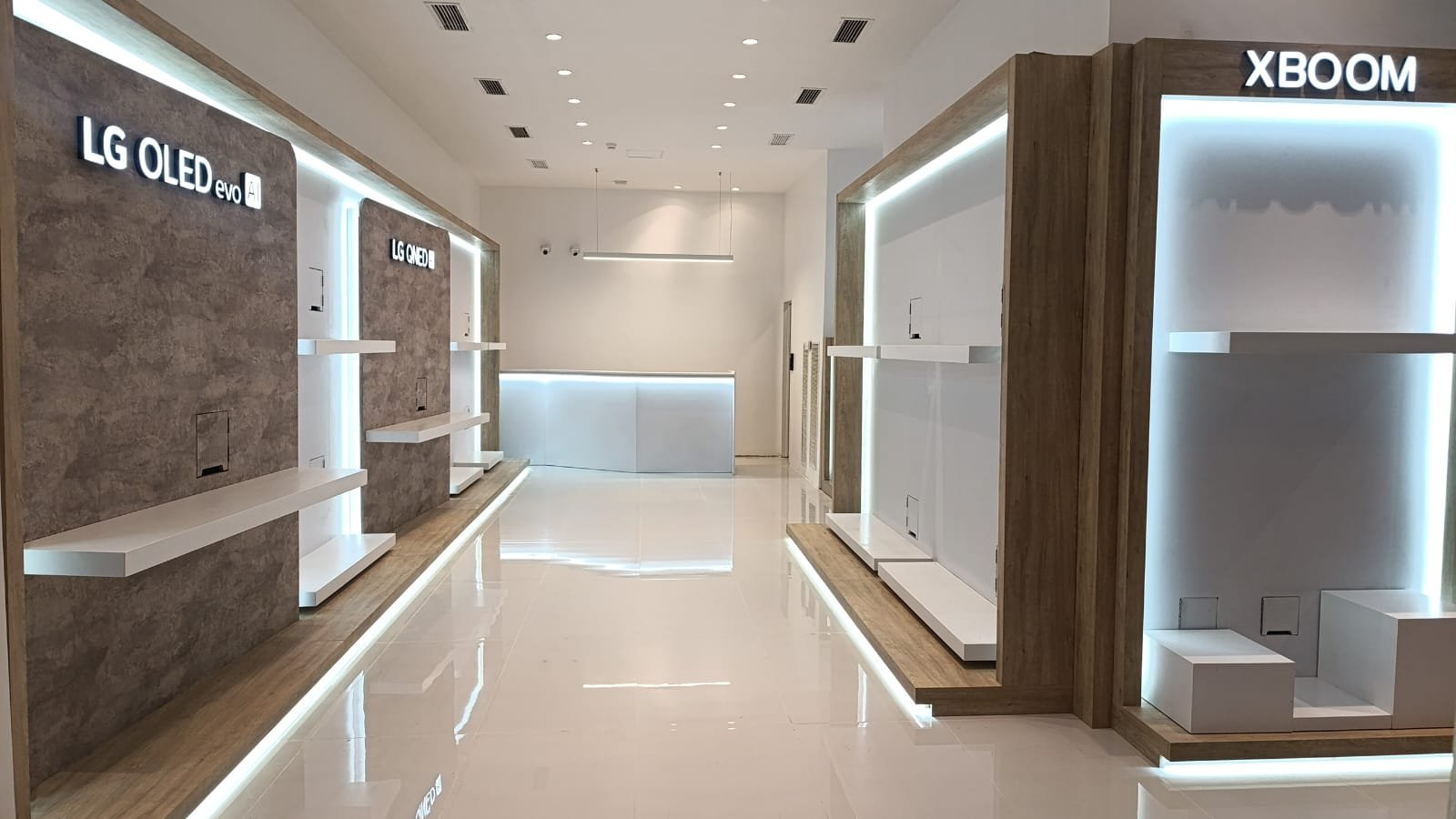 Muebles Local Abasto, mobiliario a medida terminado