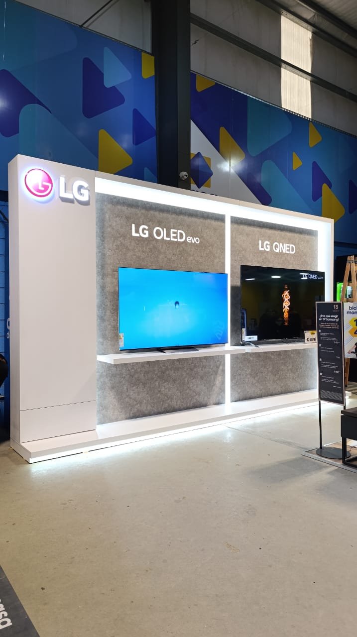 LG, mobiliario de exhibición en punto de venta